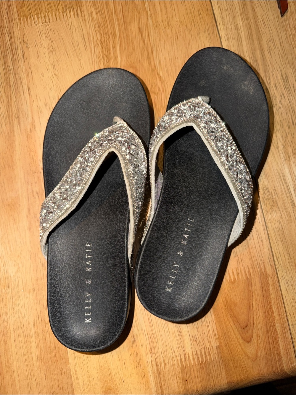 Kelly & Katie Glitter Thong Sandals in Silver